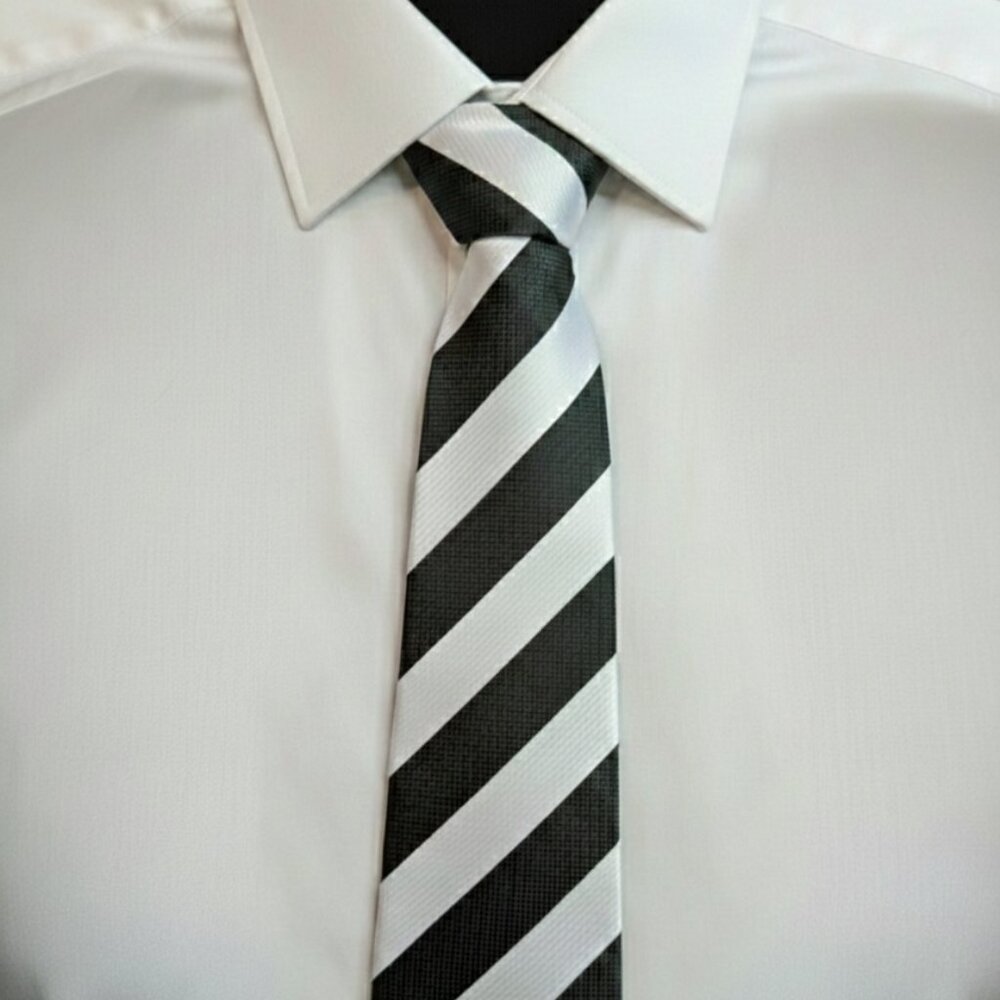 Authentic Giorgio Armani Silk Tie | Black & Silver Diagonal Stripe
